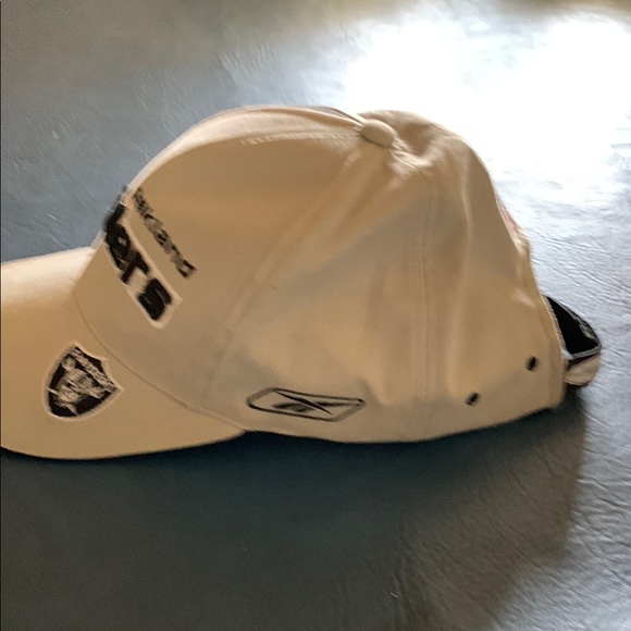 Reebok Beige Cap with Black Details - Picture 2 of 7